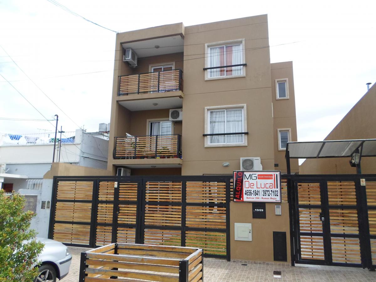 Foto de Departamento Frente 2 amb cochera Patio Venta Ramos Mejia, imagen 5