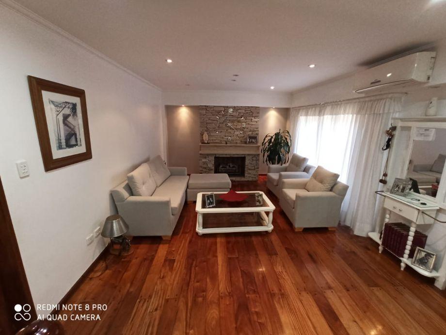 Chalet 5 AMB Cochera Fondo Venta - Ramos Mejia - ACEPTA PERMUTA
