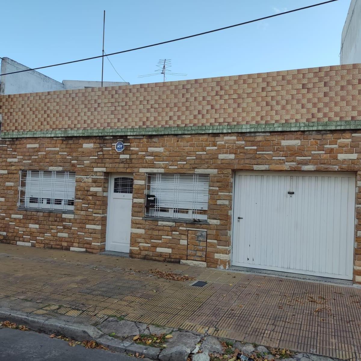 Casa en venta 3 Ambientes en Lomas del Mirador