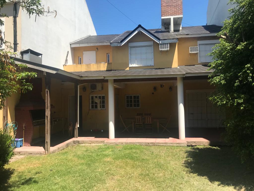 Chalet en venta 5 ambientes en Ramos Mejía Sur.