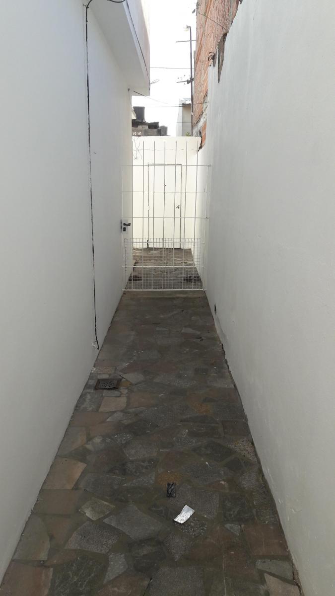 Foto de OPORTUNIDAD - VENTA Casa 3 ambientes garage fondo terraza - Ramos Mejía., imagen 4