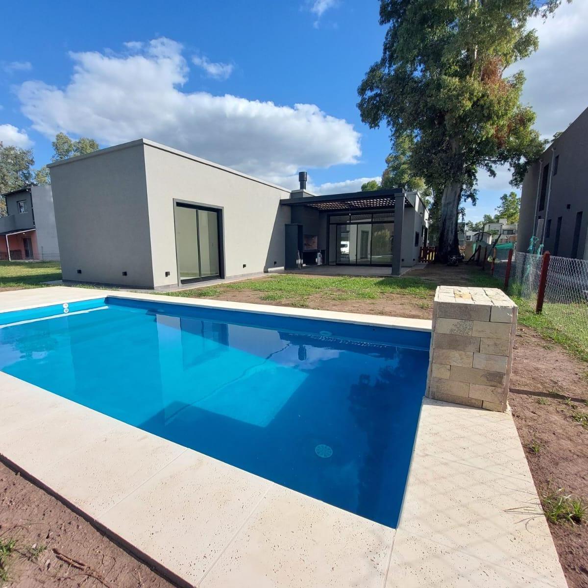 Foto de Casa A/E 4 amb Pisc/Quin./Garage Barrio Cerrado Fondo Venta - Francisco, imagen 2