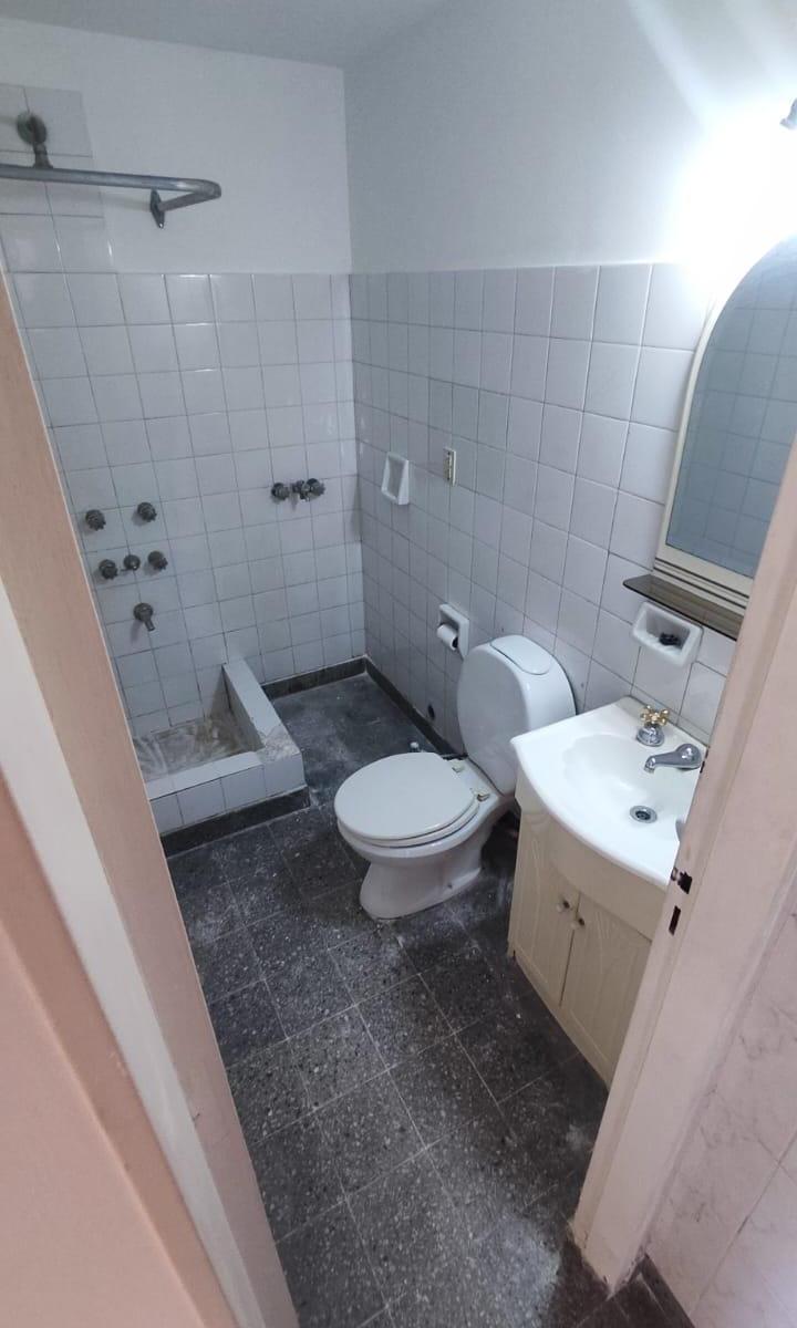 Departamento 2 ambientes en venta en Villa Sarmiento.