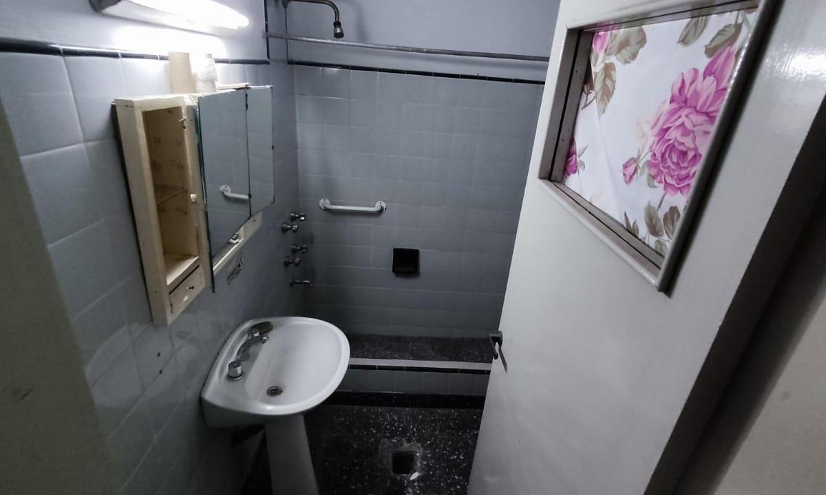 Foto de Casa PH 3 ambiente A refaccionar cochera fondo terraza - Venta - Ramos, imagen 5