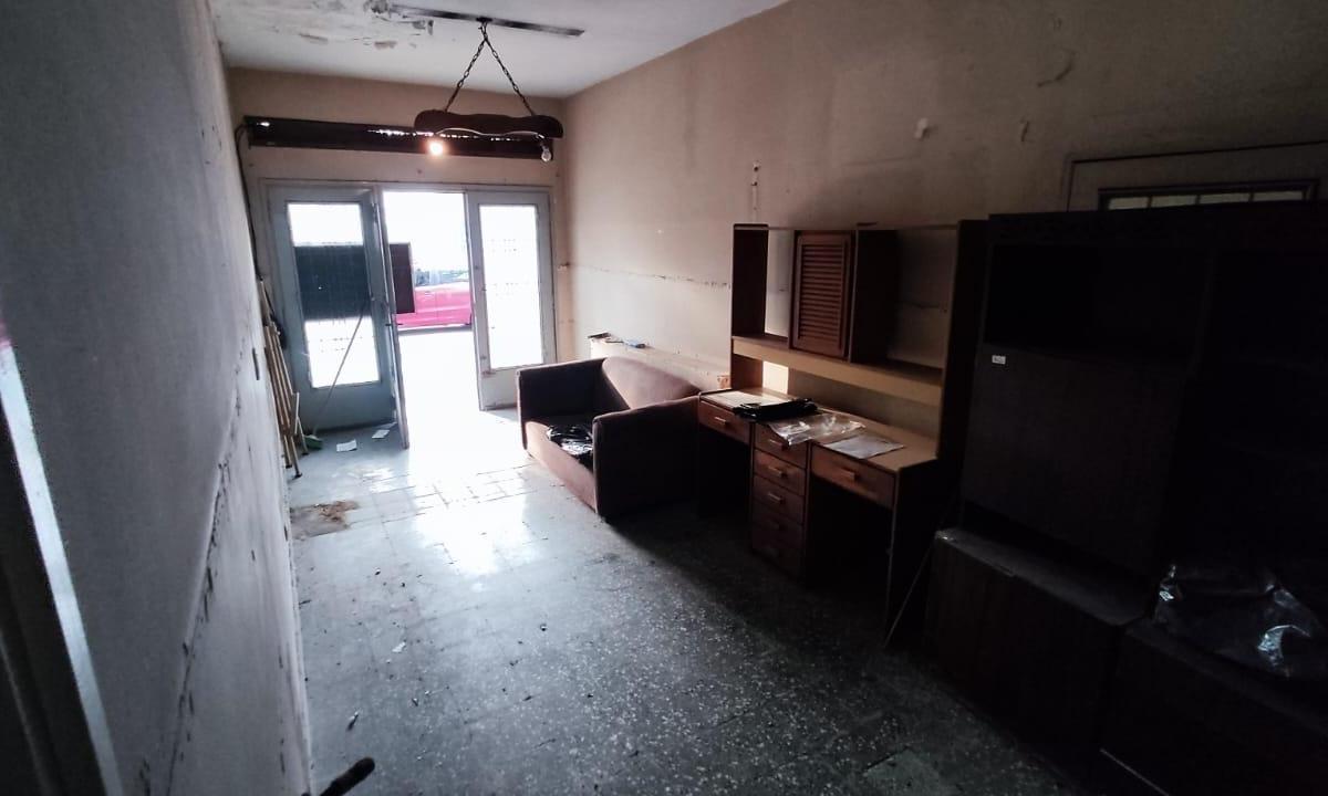 Foto de Casa PH 3 ambiente A refaccionar cochera fondo terraza - Venta - Ramos, imagen 2