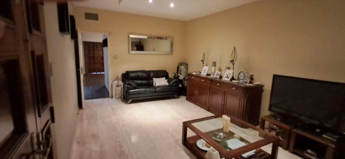 Casa/Lote Propio 8.66x24 a Refaccionar 3 ambientes Venta Lomas del Mirador 5