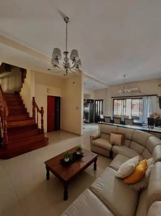 Chalet En Venta En Lomas Del Mirador 5