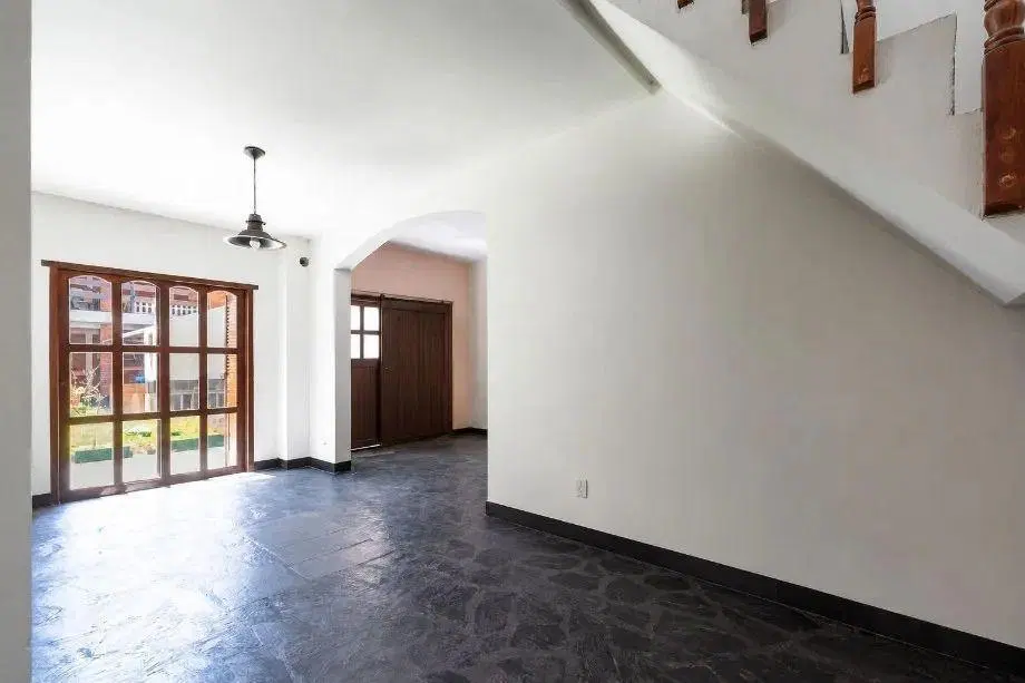 Chalet En Venta En Villa Sarmiento 3