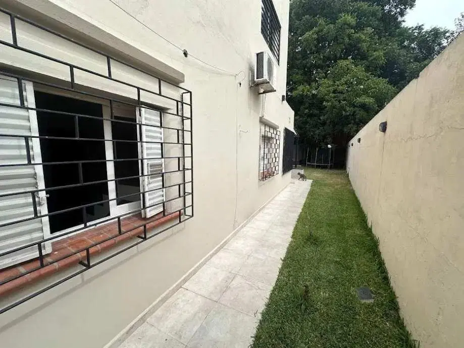 Casa En Venta En El Palomar 2