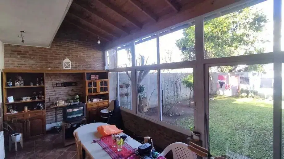 Chalet En Venta En Villa Luzuriaga 4