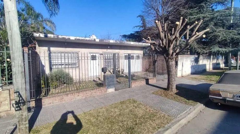 Chalet En Venta En Villa Luzuriaga