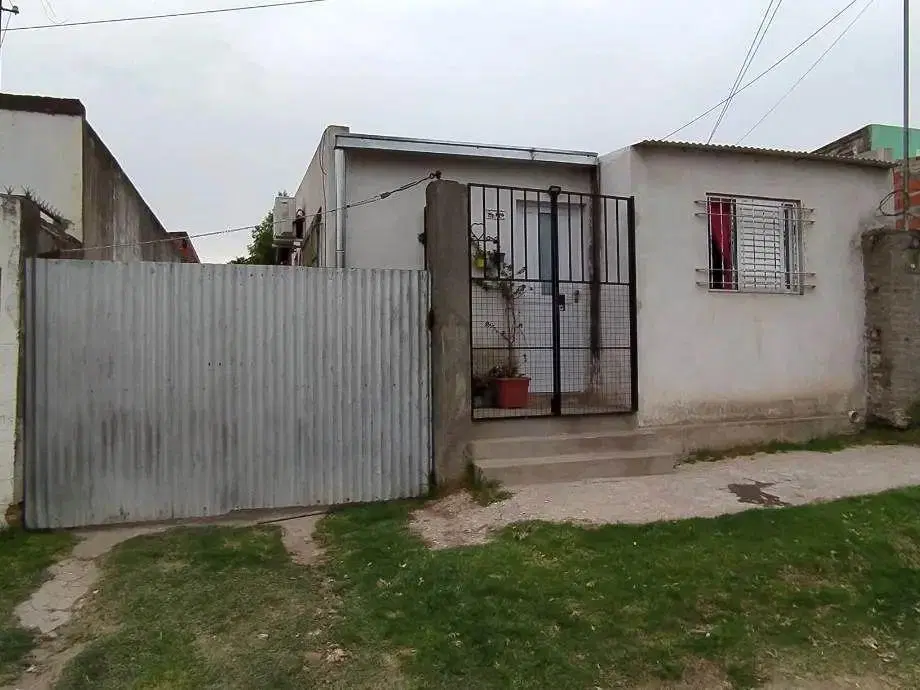 Casa Con Departamento En Venta En Victoria 1