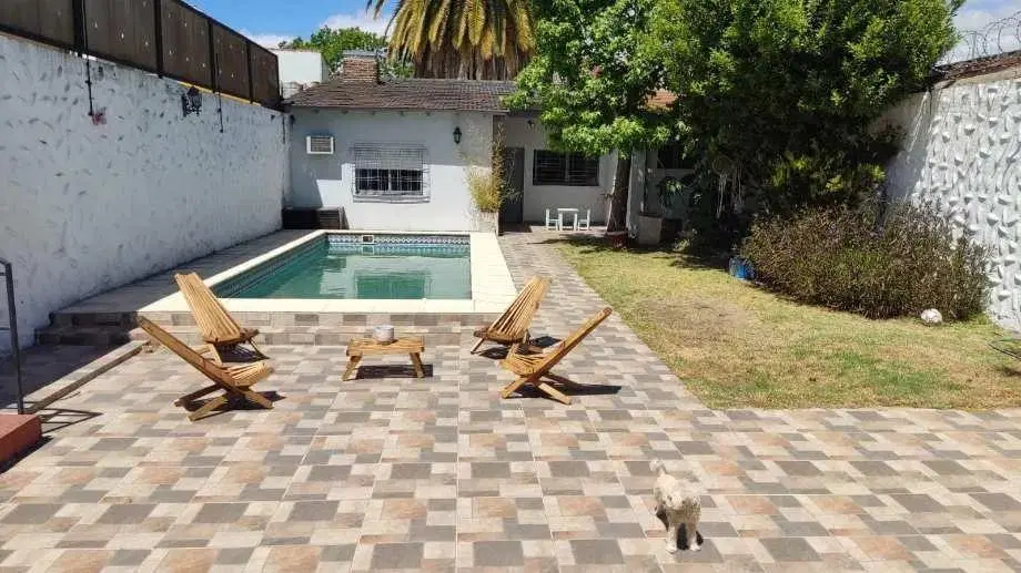 Chalet En Venta En Villa Luzuriaga 1