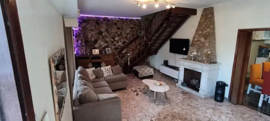 Chalet En Venta En Villa Luzuriaga 8