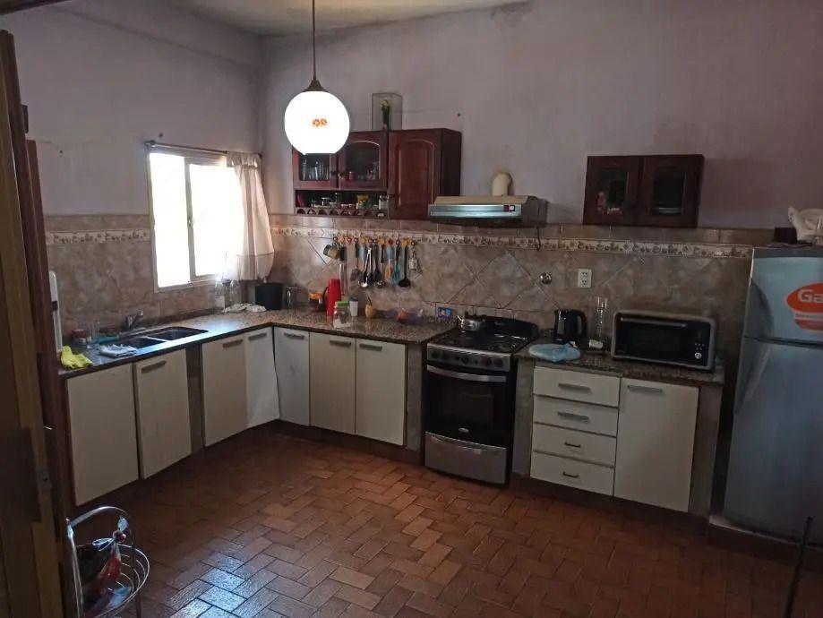 Foto de Casa Para 2 Familias En Venta En Isidro Casanova, imagen 5