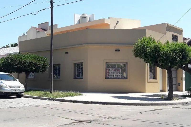 Casa En Venta En Ramos Mejia Sur