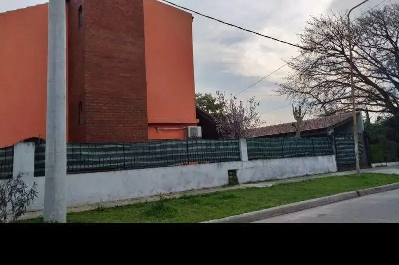 Casa En Venta En Villa Luzuriaga 1