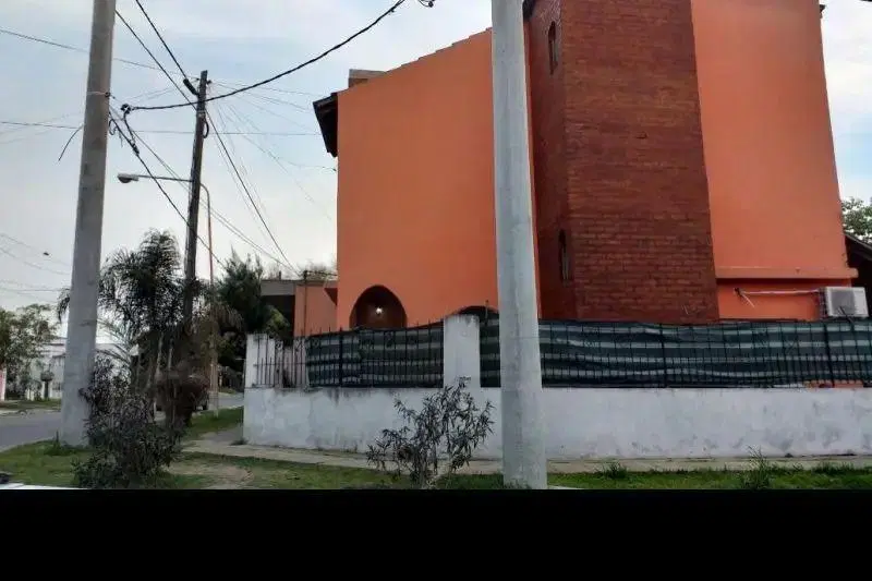 Casa En Venta En Villa Luzuriaga 4