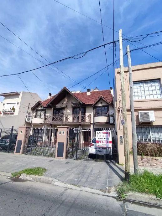Triplex 5 Amb 4 Baños Cochera Fondo Venta Ramos Mejia