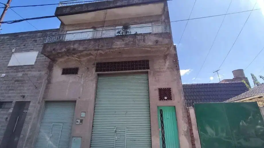 Galpon Con Vivienda En Venta En Ciudadela 3