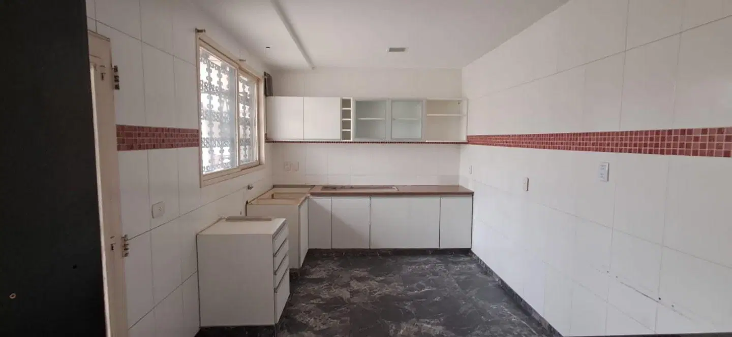 Casa 7 ambientes o mas. | Maipu al 300 4