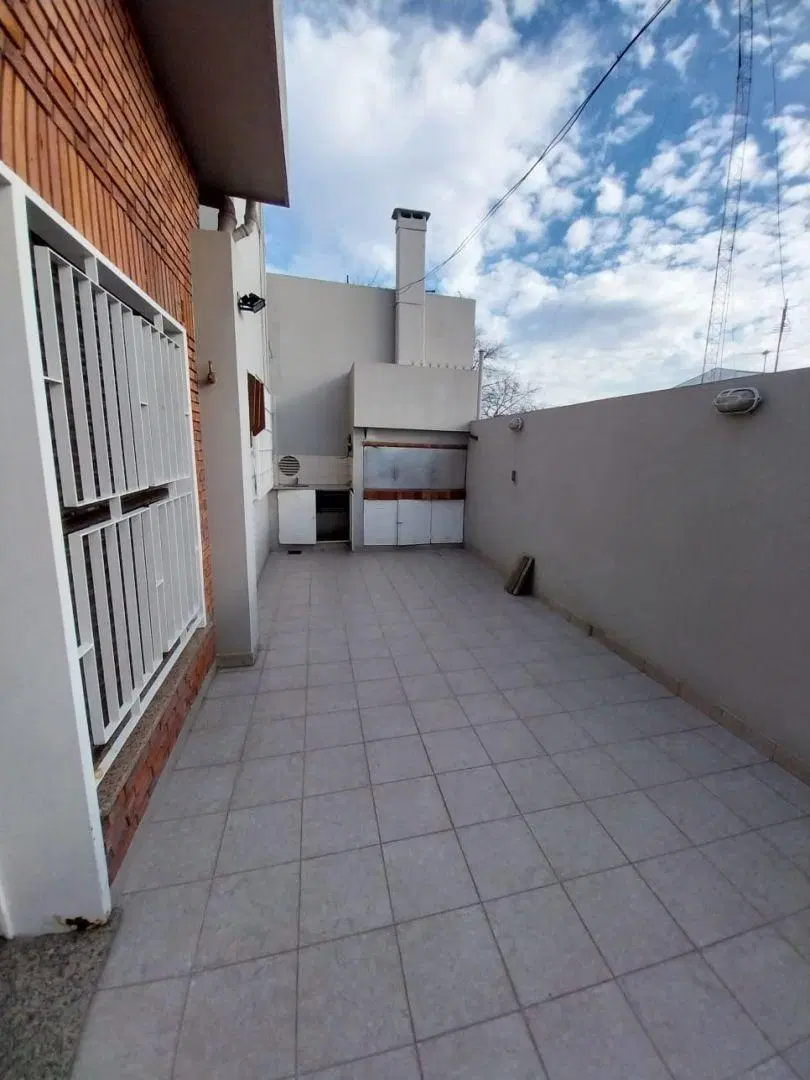Casa 3 ambientes. | Acha al 400 3