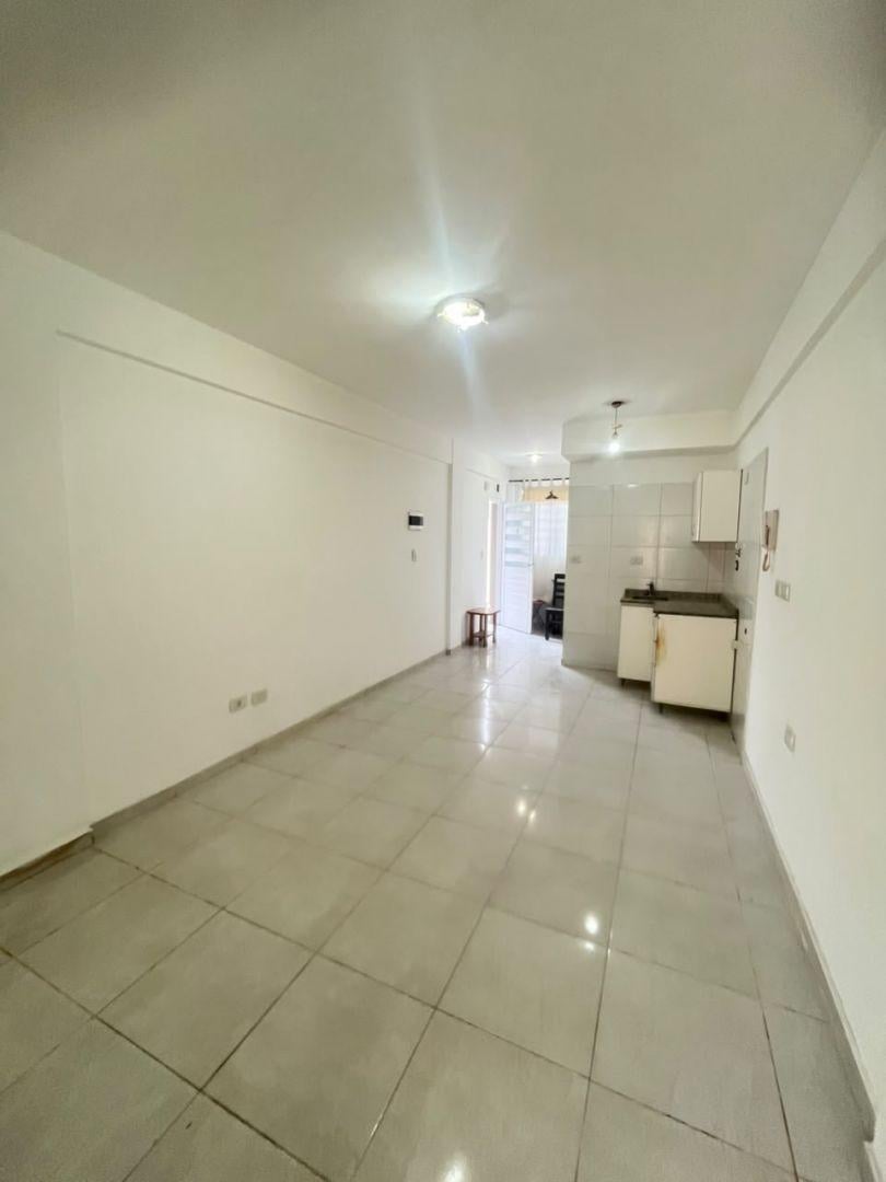 Foto de Departamento 2 ambientes Cochera Patio Alquiler villa luzuriaga, imagen 3