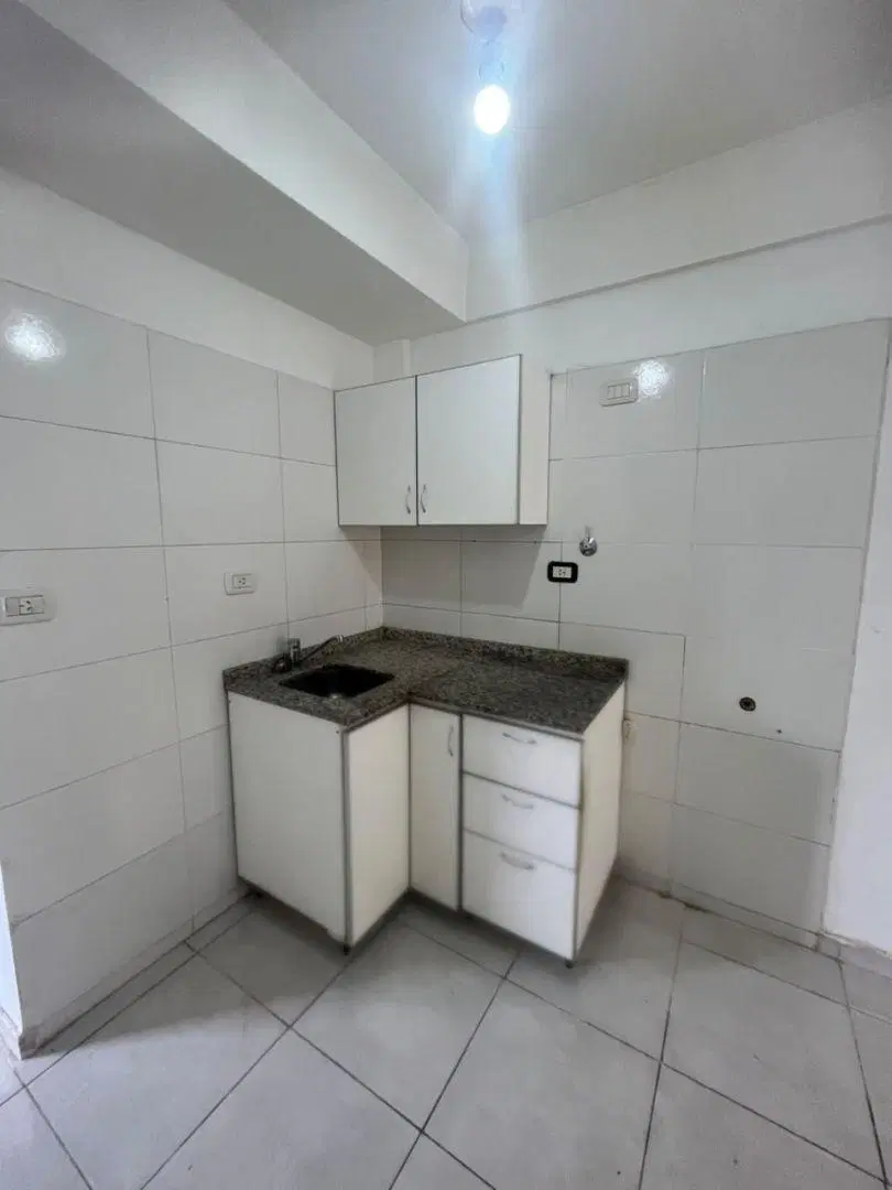 Departamento 2 ambientes Cochera Patio Alquiler villa luzuriaga 4