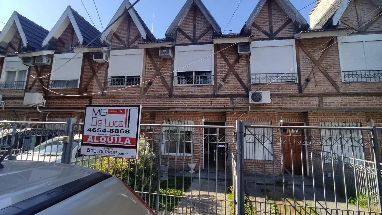 Triplex Alquiler 4 amb Patio Cochera Ramos Mejia 3