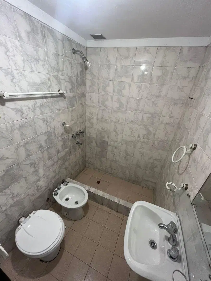 Duplex 2 y 1/2 amb Patio Sin expensa Alquiler Ramos Mejia 3