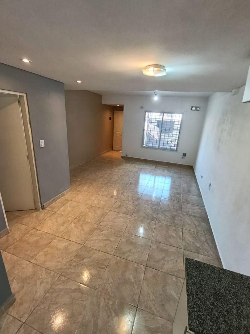 Foto de Duplex 3 ambientes frente cochera patio Alquiler Ramos Mejia, imagen 5