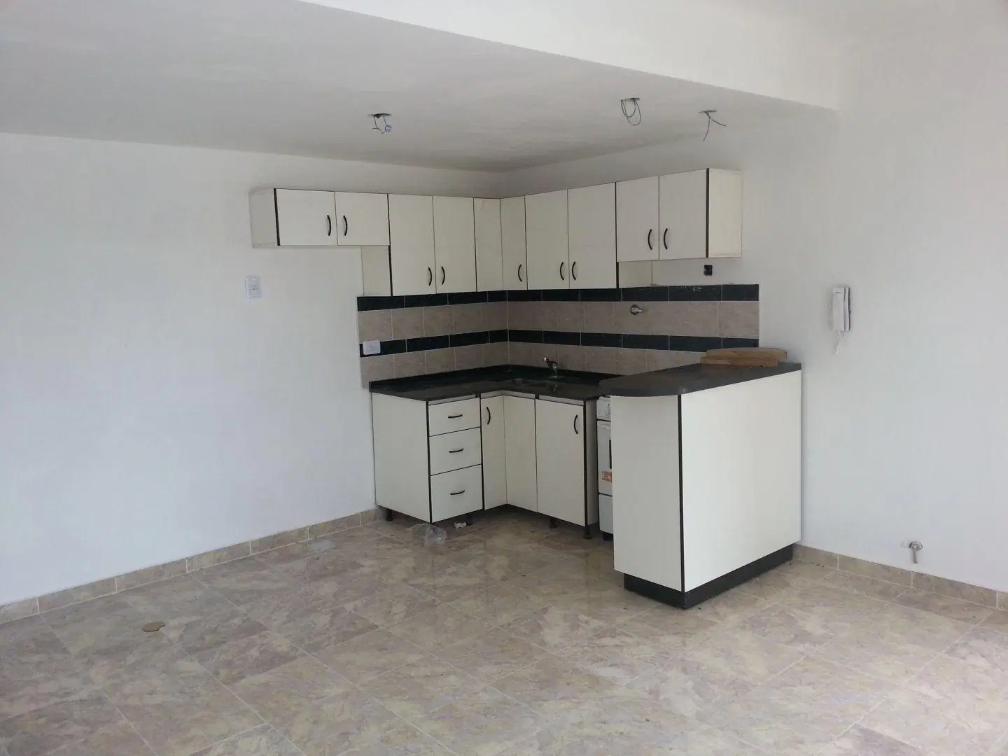 Departamento 2 amb frente cochera patio alquiler ramos mejia 3