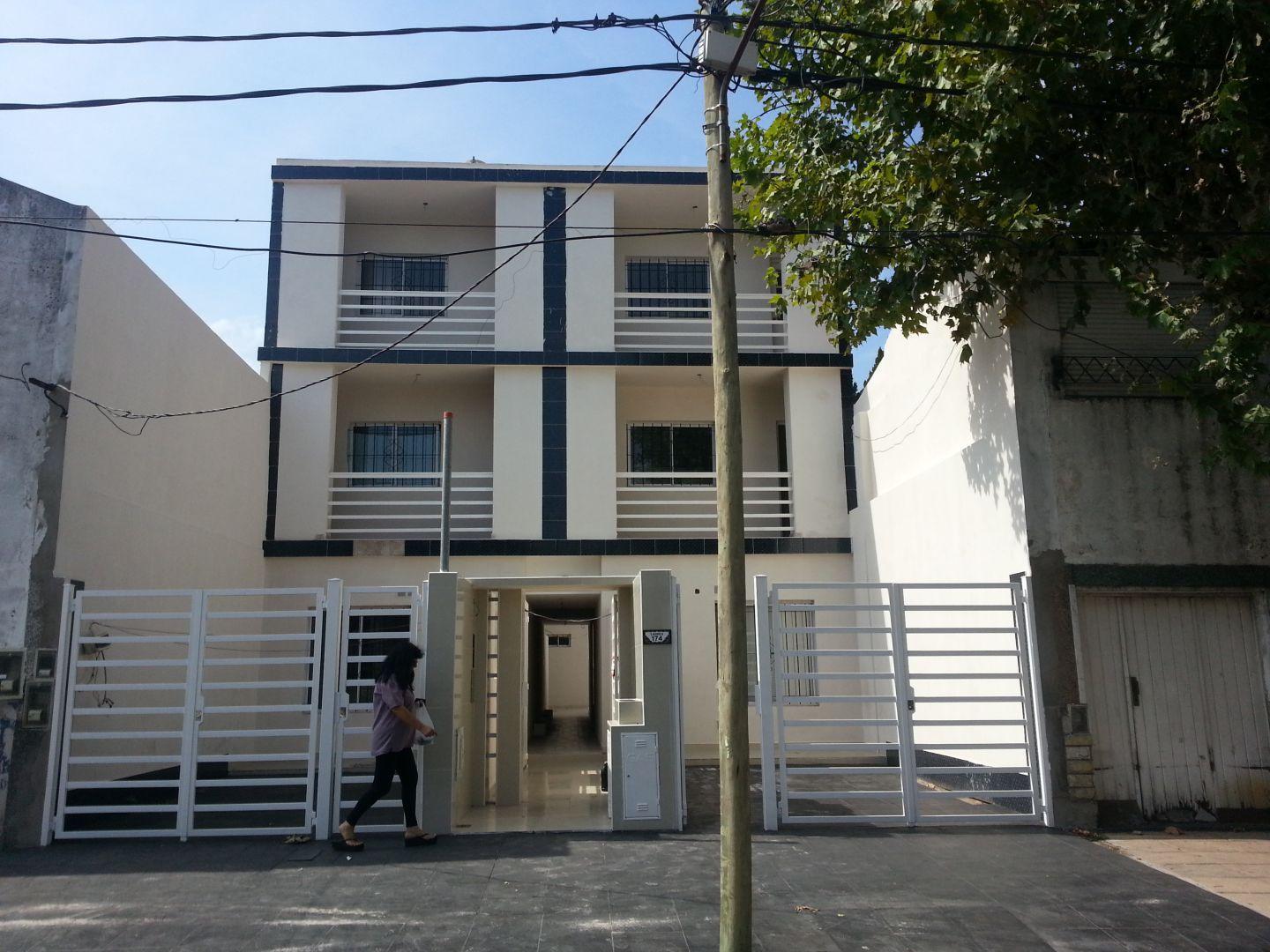 Foto de Departamento 2 amb frente cochera patio alquiler ramos mejia, imagen 4