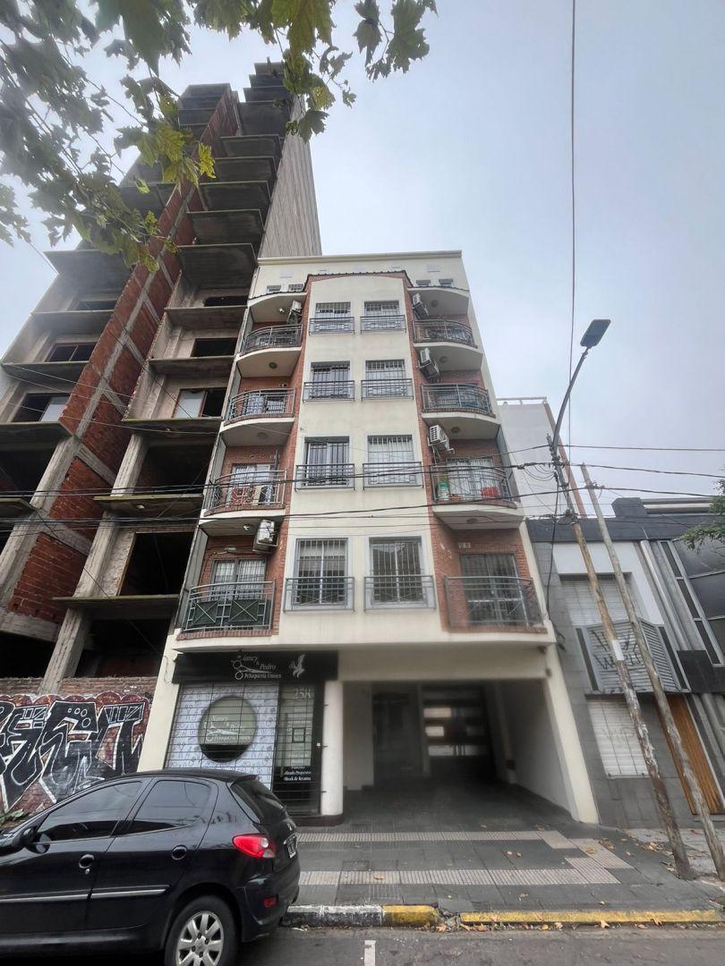 Foto de ramos mejia- depto tipo duplex 3 amb con balcon y terraza $700.000, imagen 1