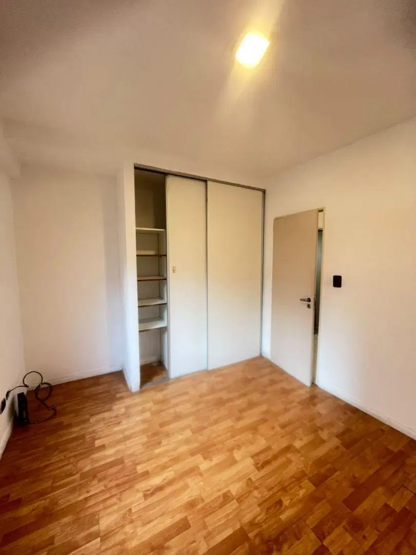 hermoso depto 2 amb con balcon amplio y luminoso - $500.000 1