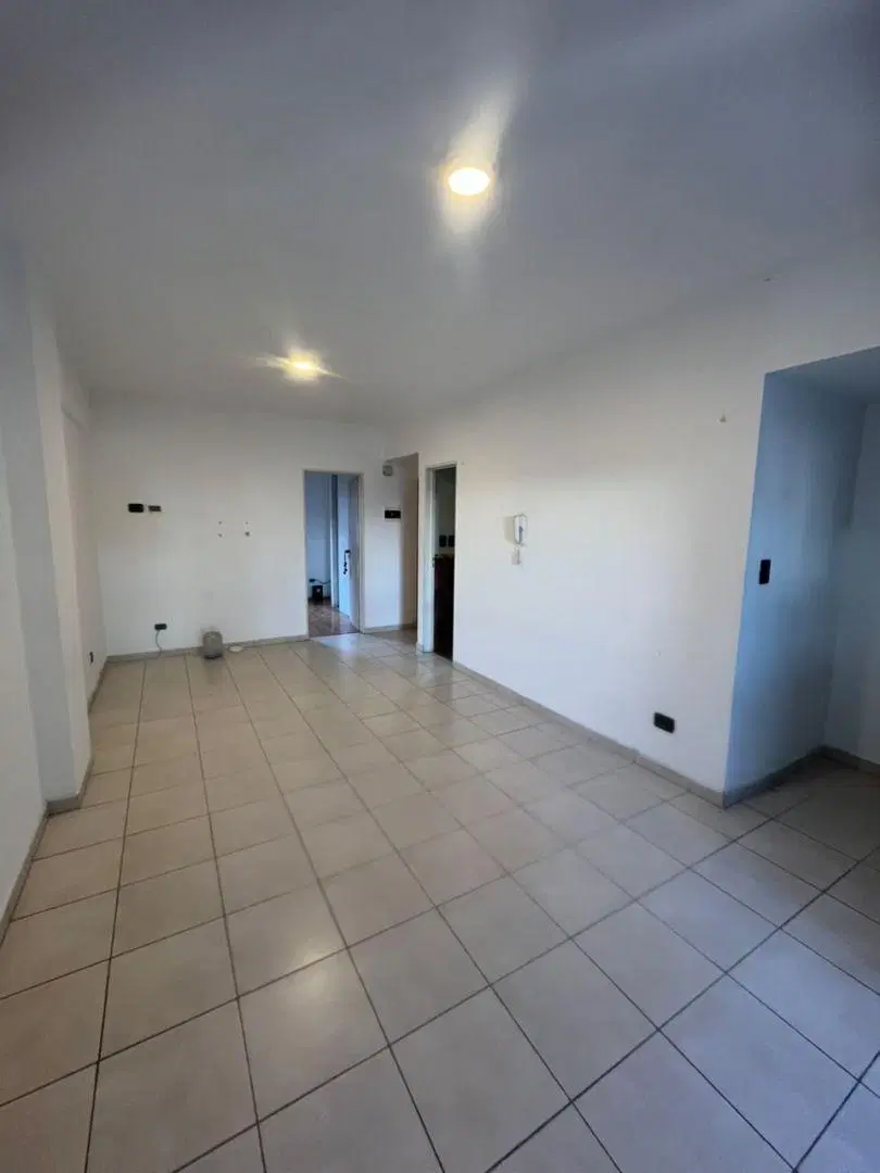 hermoso depto 2 amb con balcon amplio y luminoso - $500.000 2