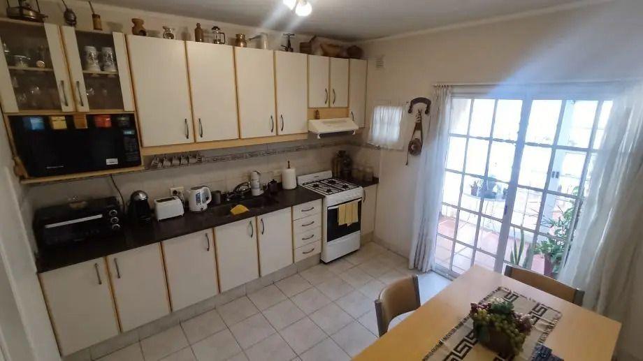 Foto de Duplex 4 Amb Cochera Patio Venta Ramos Mejia, imagen 2