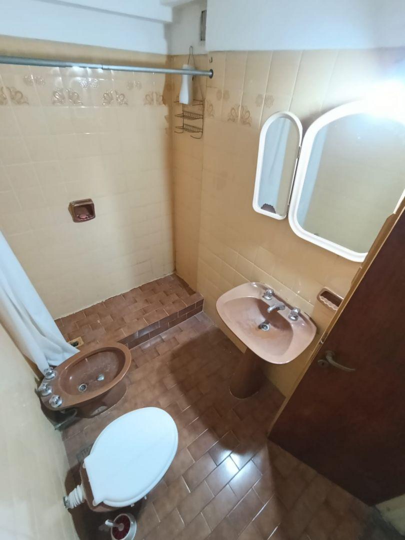 Foto de Departamento 2 amb centrico Alquiler Ramos Mejia, imagen 5