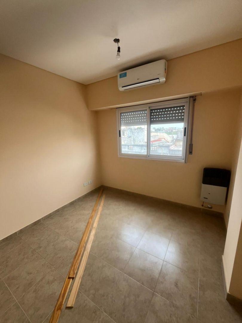 Foto de Departamento En Alquiler En Lomas Del Mirador, imagen 1