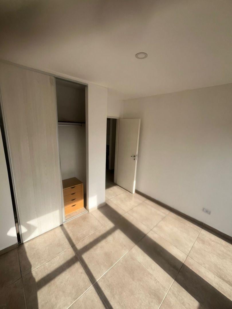 Foto de Departamento 2 ambientes Frente Balcon Alquiler Haedo, imagen 3