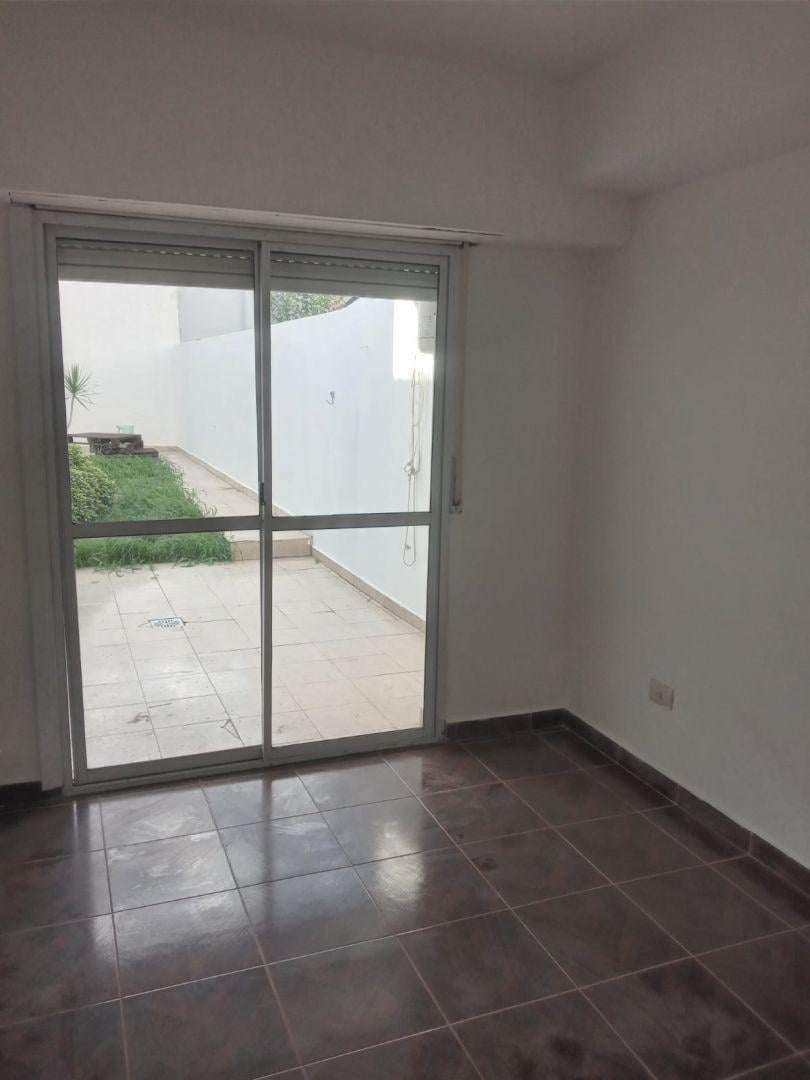 Foto de Departamento 2 y 1/2 amb Fondo Alquiler Villa Luzuriaga, imagen 5