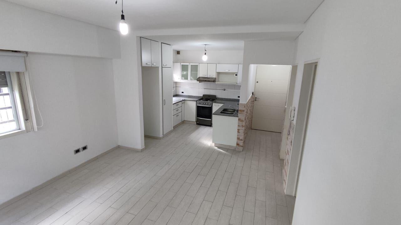Foto de Departamento 2 amb P Baja Cochera Venta Ramos/Villa Sarmiento, imagen 5