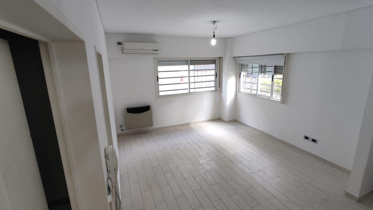 Foto de Departamento 2 amb P Baja Cochera Venta Ramos/Villa Sarmiento, imagen 3
