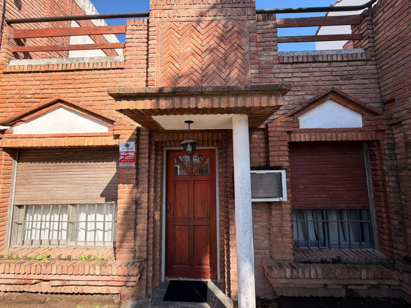 Foto de Casa 3 ambientes Cochera Patio Terraza Venta Ramos Mejia, imagen 1