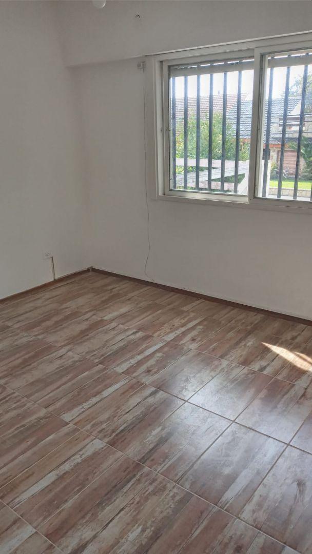 Foto de Casa 3 ambientes 2 baños cochera Venta Ramos Mejia, imagen 5