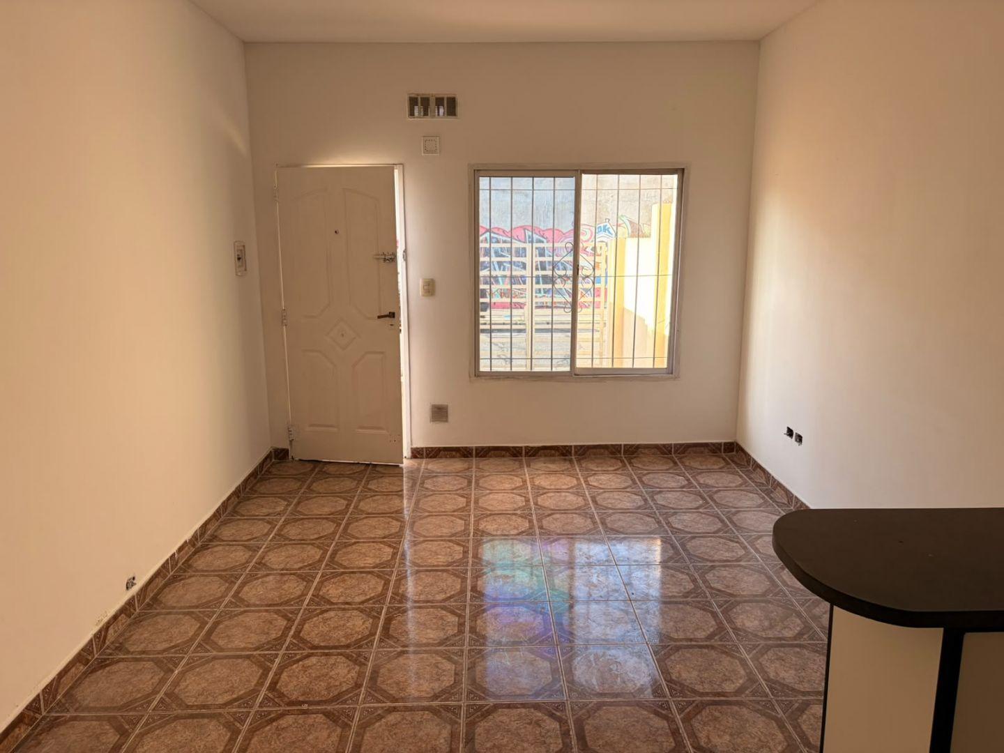 Foto de Venta Apto Credito 2 Ambientes Cochera Patio Ramos Mejia, imagen 1