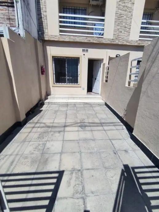 Foto de Venta Apto Credito 2 Ambientes Cochera Patio Ramos Mejia, imagen 2