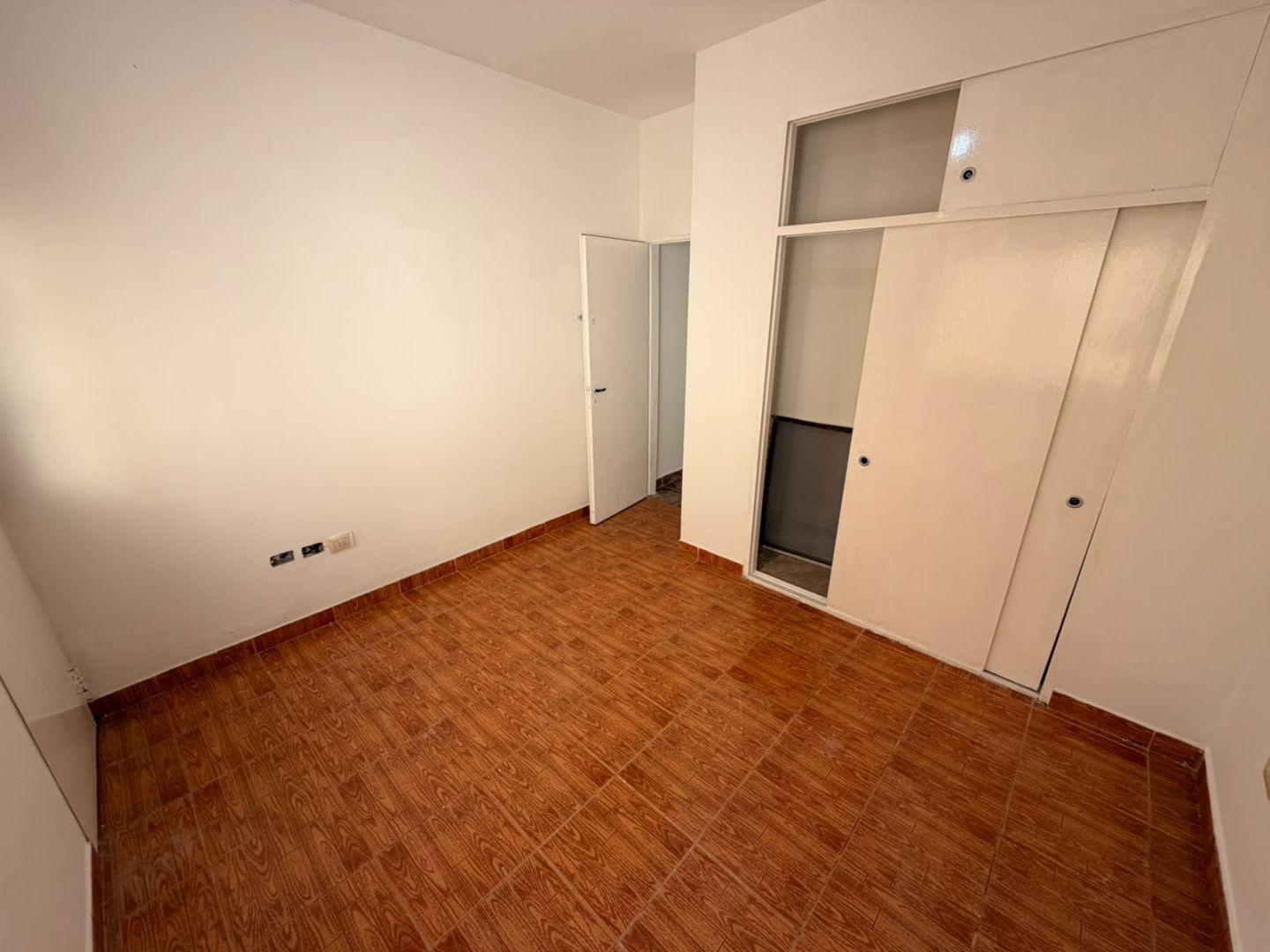 Foto de Venta Apto Credito 2 Ambientes Cochera Patio Ramos Mejia, imagen 5