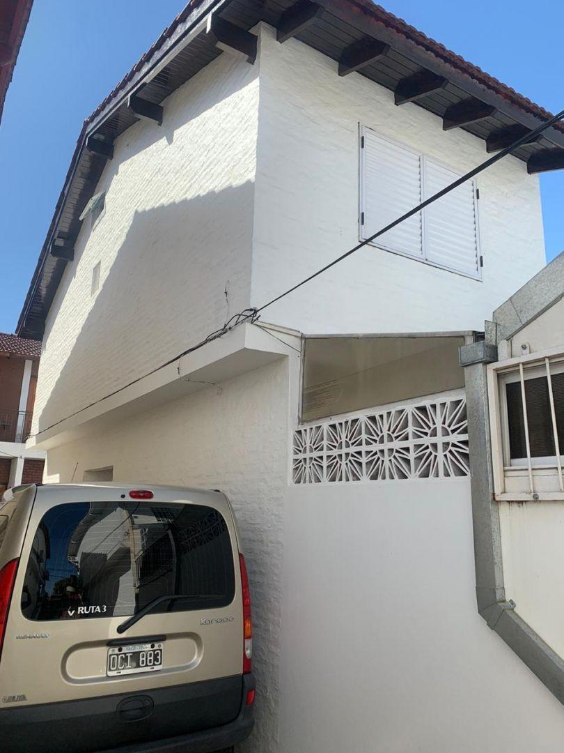 Foto de Duplex 3 ambientes Patio 2 baños Alquiler Ramos Mejia, imagen 2