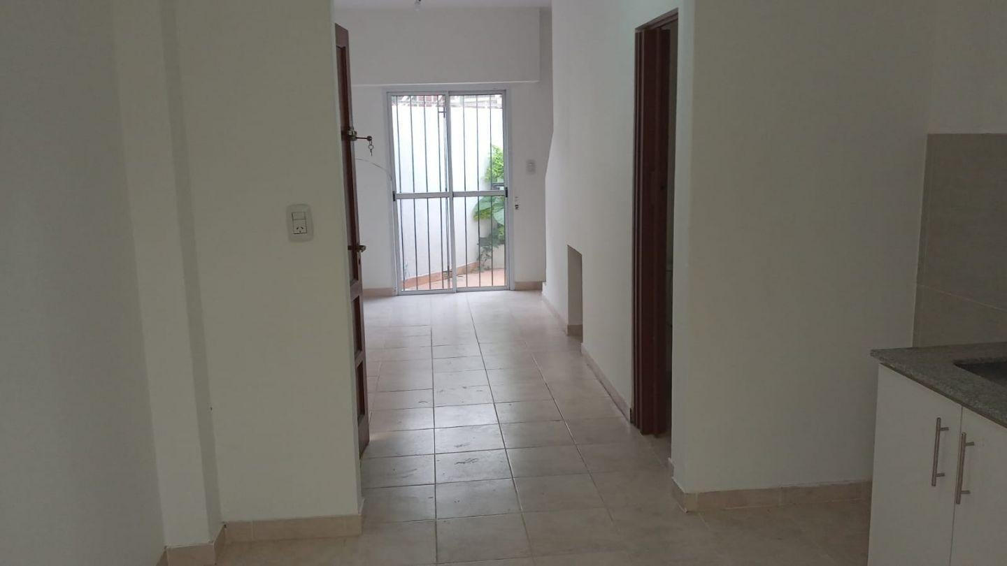 Foto de Duplex 3 ambientes Patio 2 baños Alquiler Ramos Mejia, imagen 5